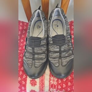 Nurse Mates “Align” Slip on Shoes size 9.5 Wide